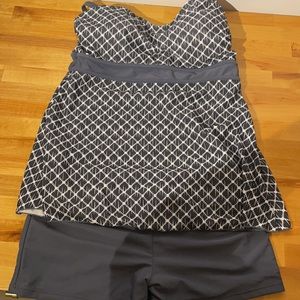 Swimsuit top and bottom